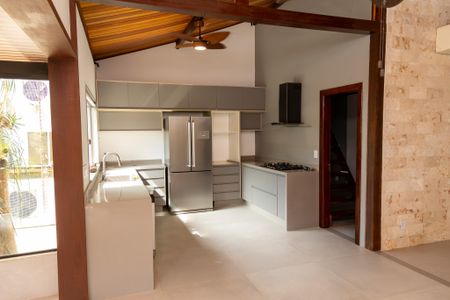 Casa de condomínio para alugar com 360m², 3 quartos e 4 vagasCozinha