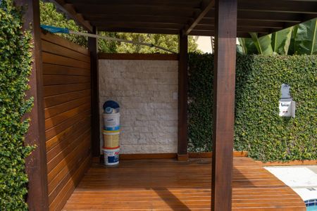 Casa de condomínio para alugar com 360m², 3 quartos e 4 vagasDeck