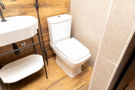 Casa de condomínio para alugar com 360m², 3 quartos e 4 vagasBanheiro