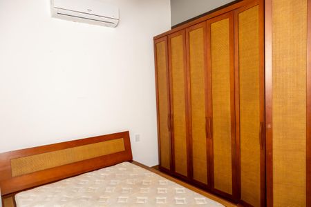 Casa de condomínio para alugar com 360m², 3 quartos e 4 vagasQuarto 1