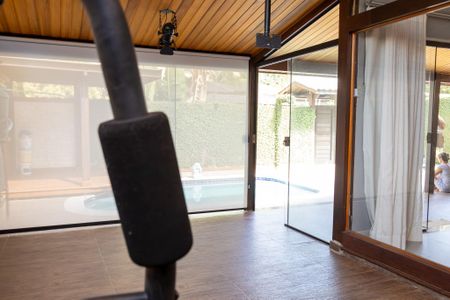 Casa de condomínio para alugar com 360m², 3 quartos e 4 vagasAcademia