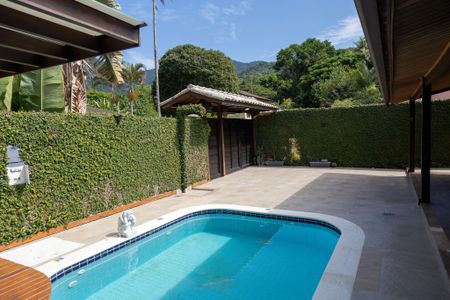 Casa de condomínio para alugar com 360m², 3 quartos e 4 vagasPiscina