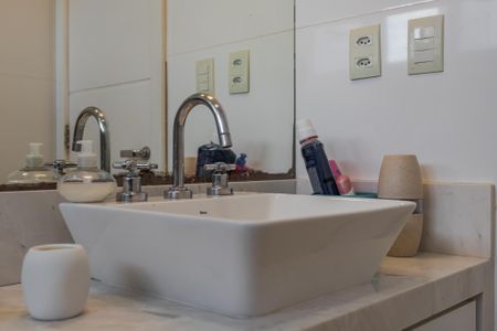 Casa à venda com 588m², 3 quartos e 3 vagasBanheiro