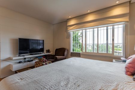 Casa à venda com 588m², 3 quartos e 3 vagasSuíte