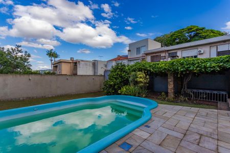 Casa à venda com 588m², 3 quartos e 3 vagasQuintal