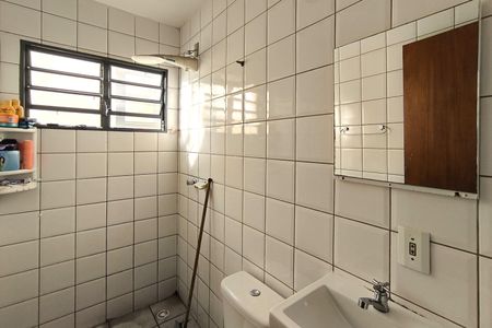 Casa à venda com 190m², 4 quartos e 2 vagasBanheiro