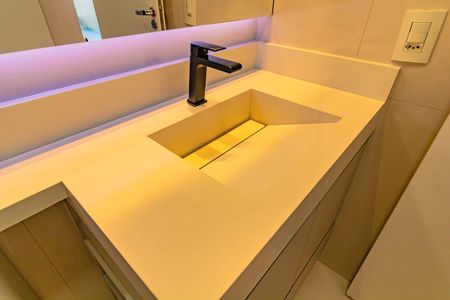 Apartamento à venda com 64m², 2 quartos e 1 vaga Apartamento à venda com 64m², 2 quartos e 1 vagaBanheiro da Suíte