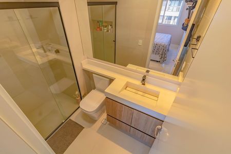 Apartamento à venda com 64m², 2 quartos e 1 vaga Apartamento à venda com 64m², 2 quartos e 1 vagaBanheiro da Suíte