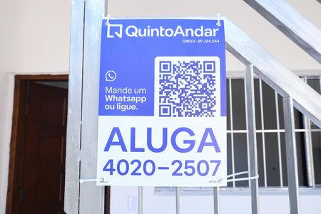 Casa para alugar com 50m², 2 quartos e sem vagaPlaca instalada no portão do imóvel