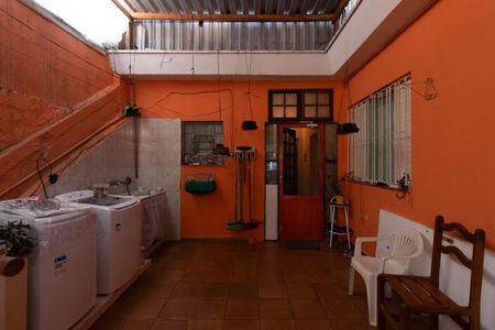 Casa à venda com 240m², 3 quartos e 4 vagasÁrea de Serviço 2