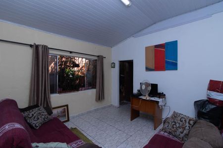 Casa à venda com 240m², 3 quartos e 4 vagasSala 2