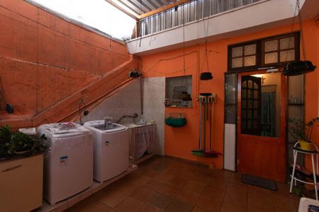 Casa à venda com 240m², 3 quartos e 4 vagasÁrea de Serviço 2