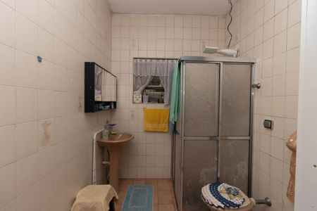 Casa à venda com 240m², 3 quartos e 4 vagasBanheiro 2