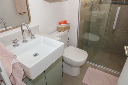 Apartamento para alugar com 75m², 2 quartos e 1 vaga Apartamento para alugar com 75m², 2 quartos e 1 vagaBanheiro da Suíte