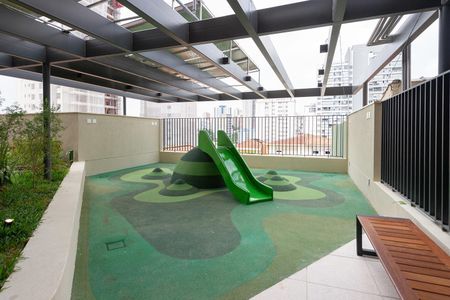 Apartamento para alugar com 75m², 2 quartos e 1 vaga Apartamento para alugar com 75m², 2 quartos e 1 vagaÁrea comum - Playground
