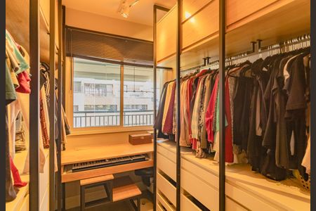 Apartamento à venda com 65m², 2 quartos e 1 vagaCloset da suíte