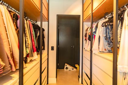 Apartamento à venda com 65m², 2 quartos e 1 vagaCloset da suíte