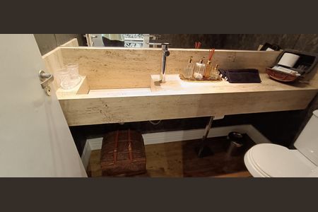 Apartamento à venda com 223m², 3 quartos e 4 vagasBanheiro Social