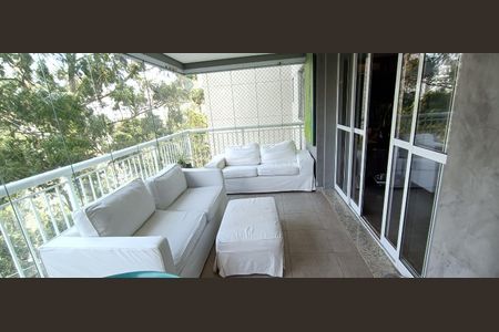 Apartamento à venda com 223m², 3 quartos e 4 vagasVaranda gourmet