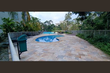 Apartamento à venda com 223m², 3 quartos e 4 vagasÁrea comum - Piscina