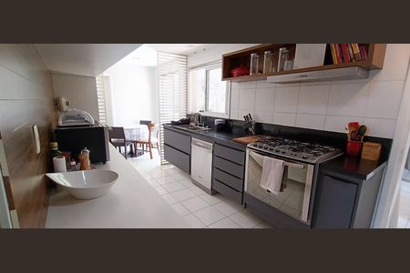 Apartamento à venda com 223m², 3 quartos e 4 vagasCozinha