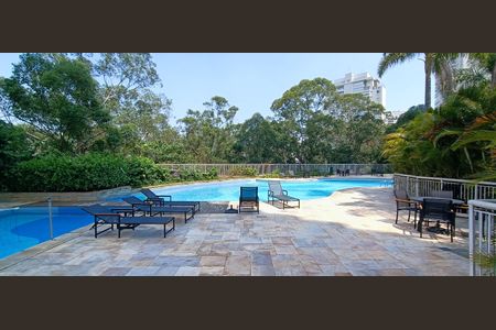 Apartamento à venda com 223m², 3 quartos e 4 vagasÁrea comum - Piscina