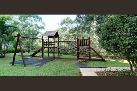 Apartamento à venda com 223m², 3 quartos e 4 vagasÁrea comum - Playground