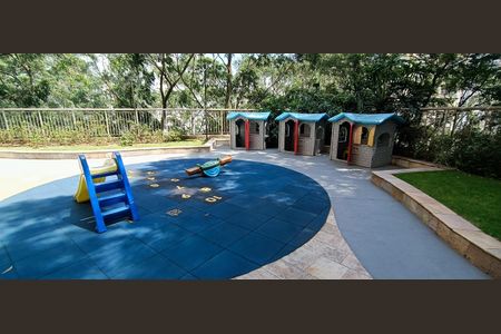 Apartamento à venda com 223m², 3 quartos e 4 vagasÁrea comum - Playground