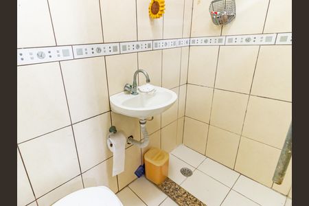 Casa à venda com 80m², 3 quartos e sem vaga Casa à venda com 80m², 3 quartos e sem vagaBanheiro 2