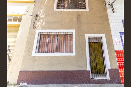 Casa à venda com 80m², 3 quartos e sem vaga Casa à venda com 80m², 3 quartos e sem vagaFachada