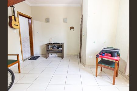 Casa à venda com 80m², 3 quartos e sem vaga Casa à venda com 80m², 3 quartos e sem vagaSala