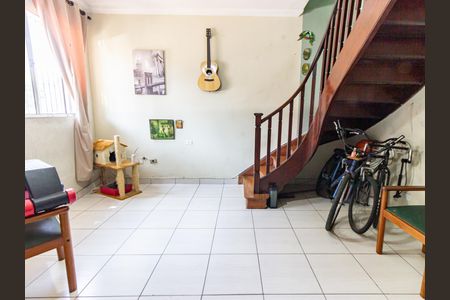 Casa à venda com 80m², 3 quartos e sem vaga Casa à venda com 80m², 3 quartos e sem vagaSala