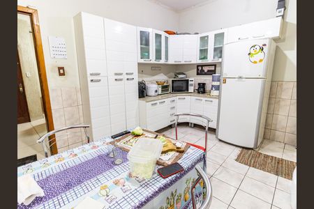 Casa à venda com 80m², 3 quartos e sem vaga Casa à venda com 80m², 3 quartos e sem vagaCozinha