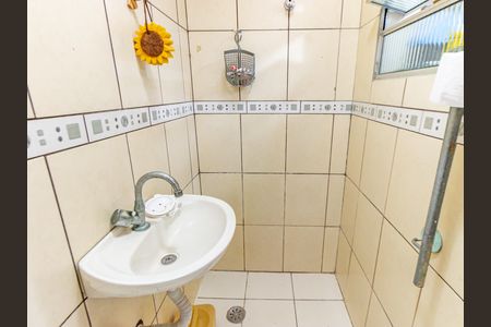 Casa à venda com 80m², 3 quartos e sem vaga Casa à venda com 80m², 3 quartos e sem vagaBanheiro 2