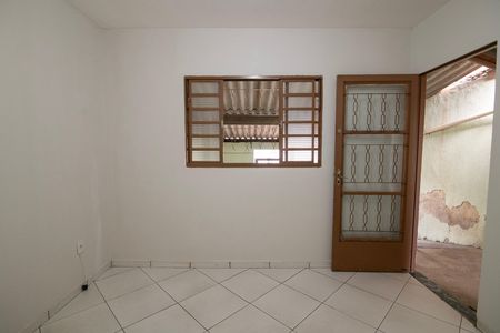 Casa para alugar com 80m², 1 quarto e 1 vaga Casa para alugar com 80m², 1 quarto e 1 vagaSala