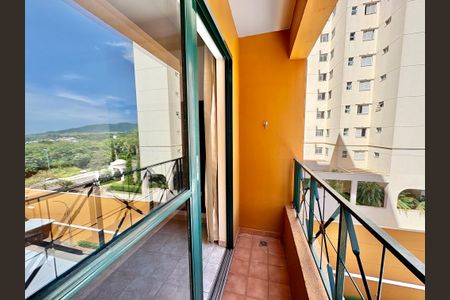 Apartamento à venda com 70m², 3 quartos e 1 vaga Apartamento à venda com 70m², 3 quartos e 1 vagaSacada Sala