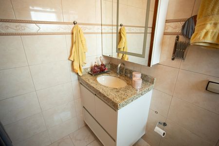 Casa à venda com 183m², 3 quartos e 3 vagasBANHEIRO QUARTO 1