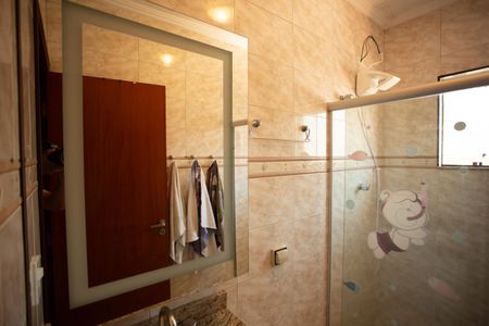 Casa à venda com 183m², 3 quartos e 3 vagasBANHEIRO