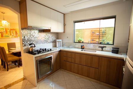 Casa à venda com 183m², 3 quartos e 3 vagasCOZINHA