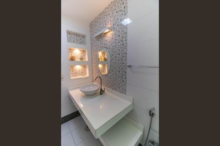 Apartamento à venda com 80m², 2 quartos e sem vaga Apartamento à venda com 80m², 2 quartos e sem vagaBanheiro