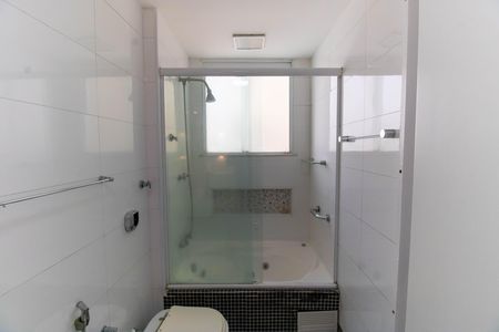 Apartamento à venda com 80m², 2 quartos e sem vaga Apartamento à venda com 80m², 2 quartos e sem vagaBanheiro