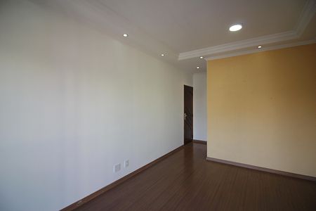 Apartamento para alugar com 65m², 2 quartos e 1 vagaSala