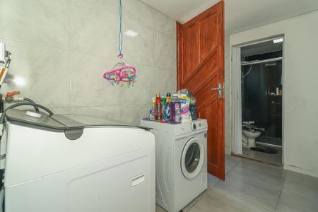 Casa à venda com 100m², 3 quartos e 3 vagas Casa à venda com 100m², 3 quartos e 3 vagasÁrea de Serviço