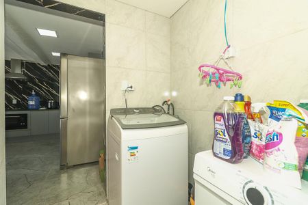 Casa à venda com 100m², 3 quartos e 3 vagas Casa à venda com 100m², 3 quartos e 3 vagasÁrea de Serviço