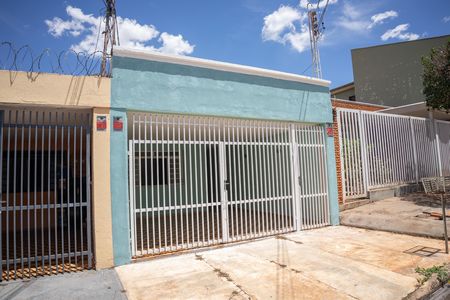Casa para alugar com 125m², 2 quartos e 2 vagas Casa para alugar com 125m², 2 quartos e 2 vagasFachada