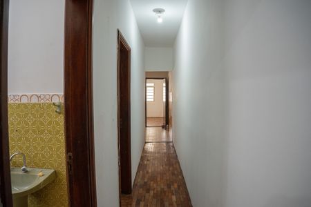 Casa para alugar com 125m², 2 quartos e 2 vagas Casa para alugar com 125m², 2 quartos e 2 vagasBanheiro Corredor