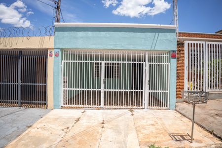 Casa para alugar com 125m², 2 quartos e 2 vagas Casa para alugar com 125m², 2 quartos e 2 vagasFachada