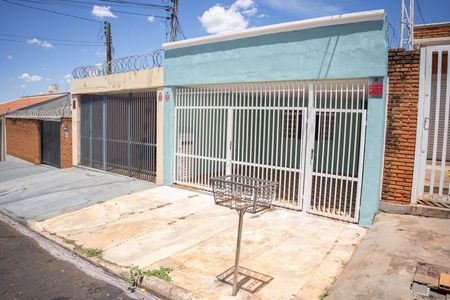 Casa para alugar com 125m², 2 quartos e 2 vagas Casa para alugar com 125m², 2 quartos e 2 vagasFachada