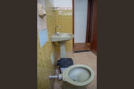 Casa para alugar com 125m², 2 quartos e 2 vagas Casa para alugar com 125m², 2 quartos e 2 vagasBanheiro
