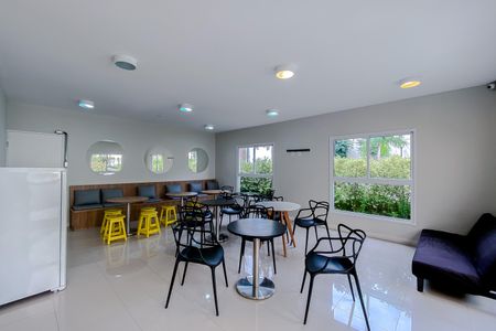 Apartamento para alugar com 43m², 2 quartos e 1 vagaÁrea comum - Salão de festas
